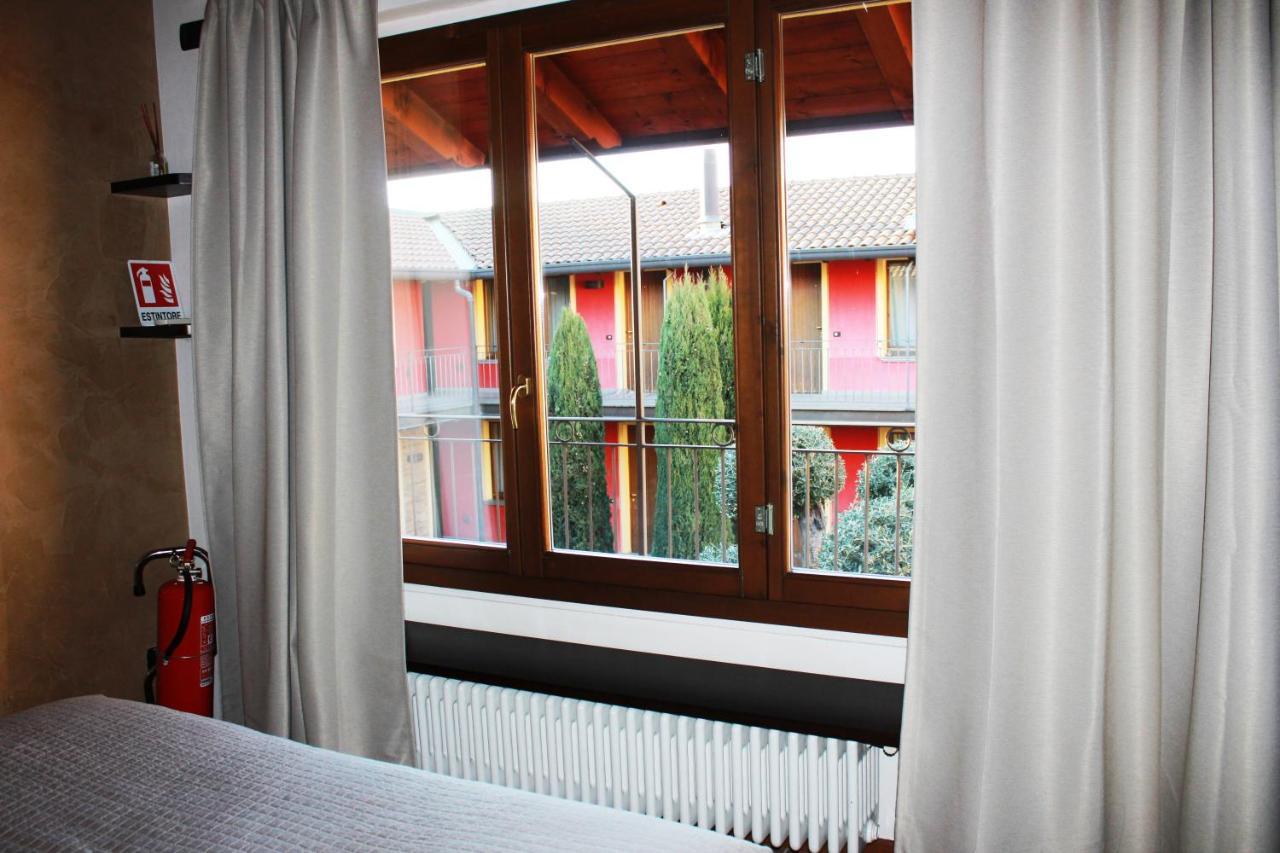 Bergamo Easy Airport Sleep&Fly Parking Apartman Kültér fotó